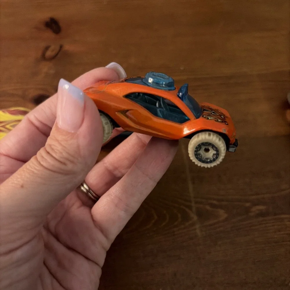 LOT‎ OF 6 HOT WHEELS CARS